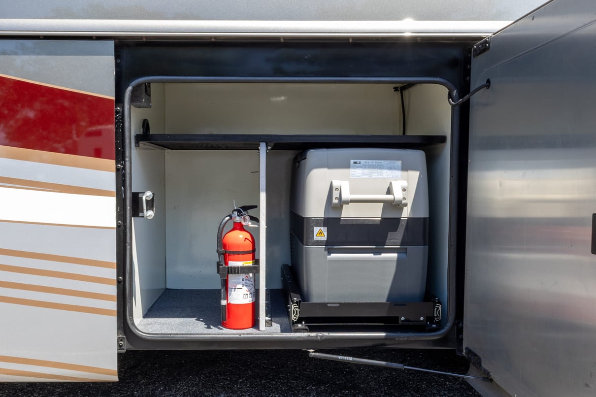 2022 Foretravel Realm Presidential Series LV3 gallery image-39