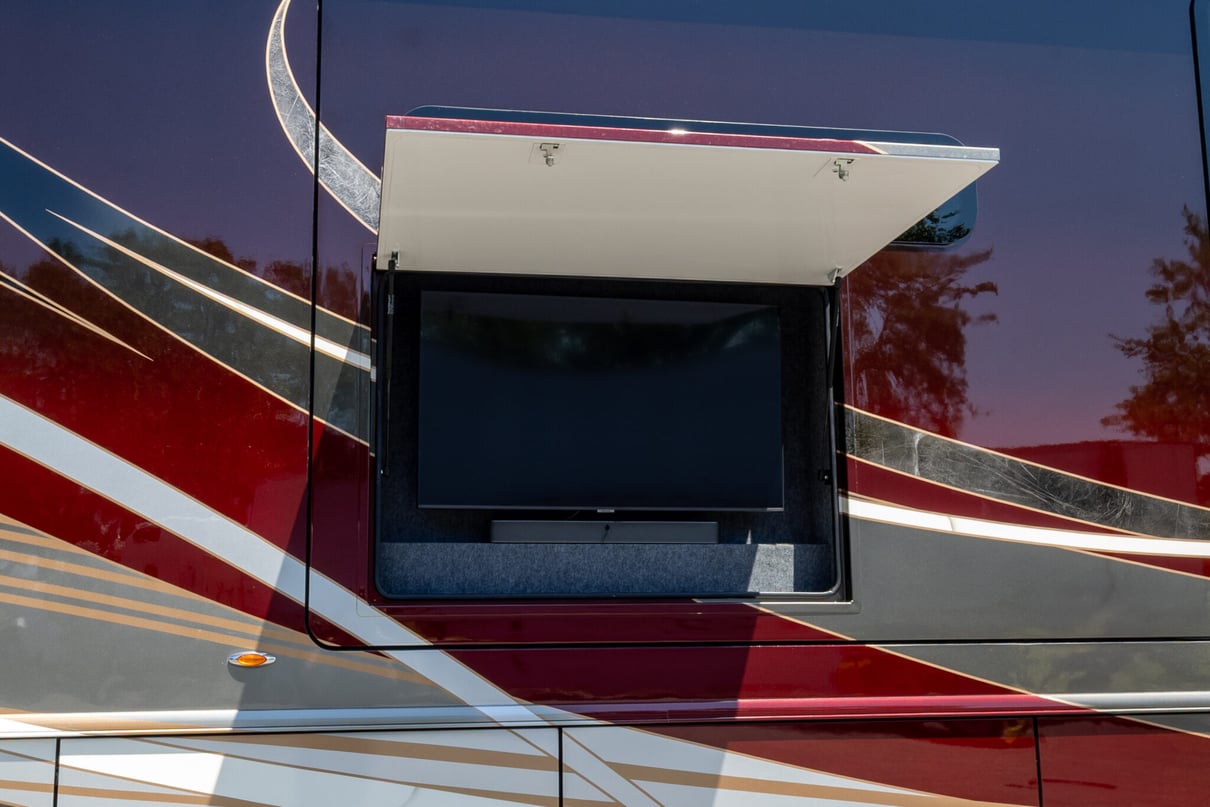 2022 Foretravel Realm Presidential Series LV3 gallery image-40