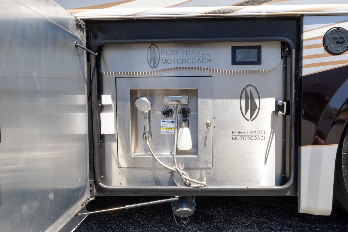 2022 Foretravel Realm Presidential Series LV3 gallery image-46