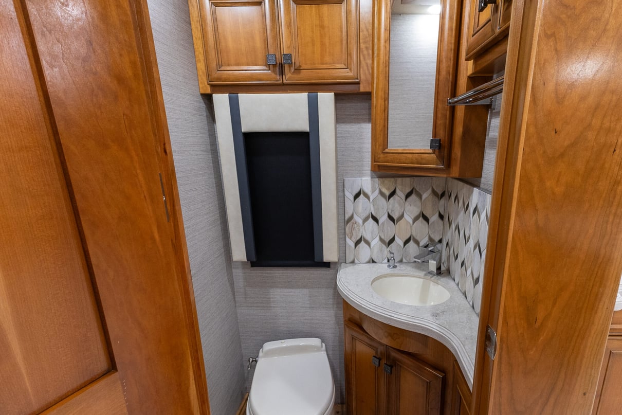 2022 Tiffin Allegro Bus 45 OP gallery image-22