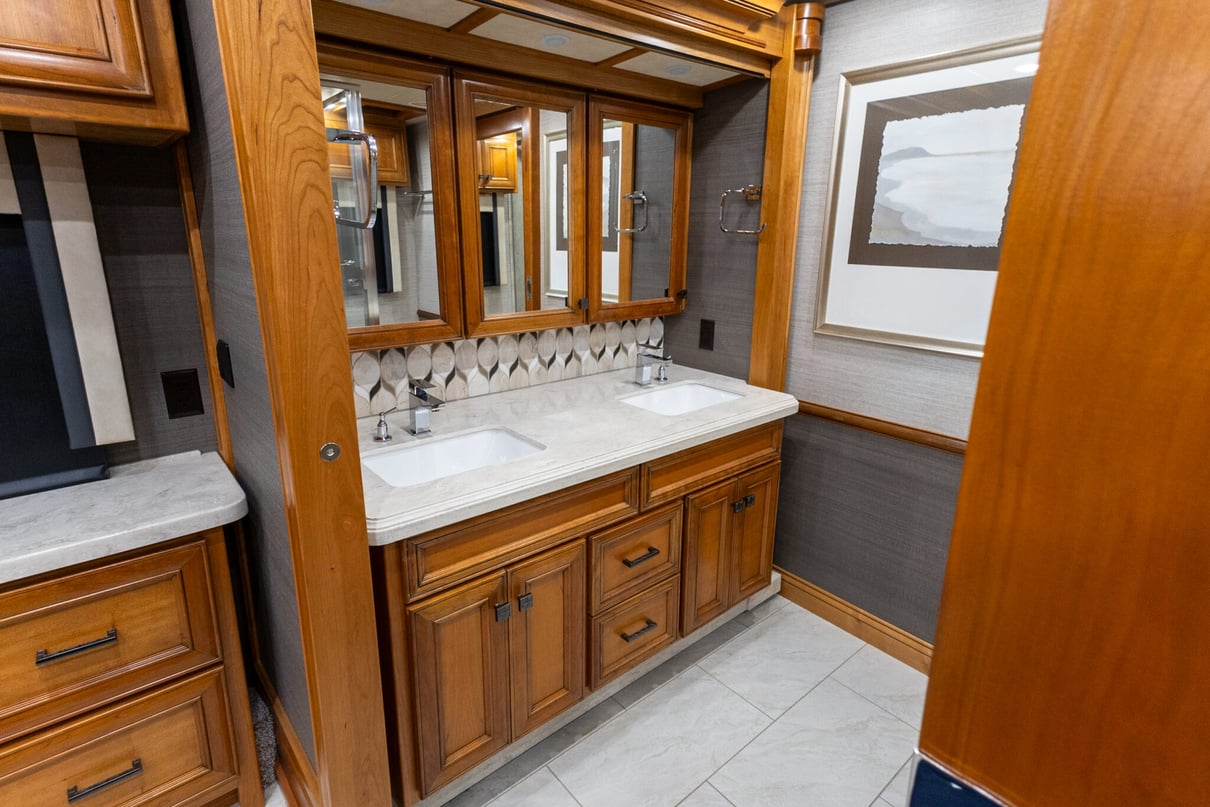 2022 Tiffin Allegro Bus 45 OP gallery image-28