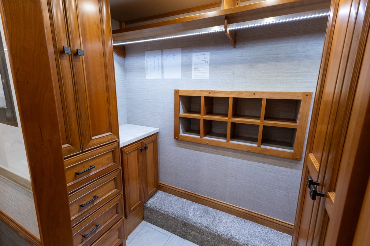 2022 Tiffin Allegro Bus 45 OP gallery image-31