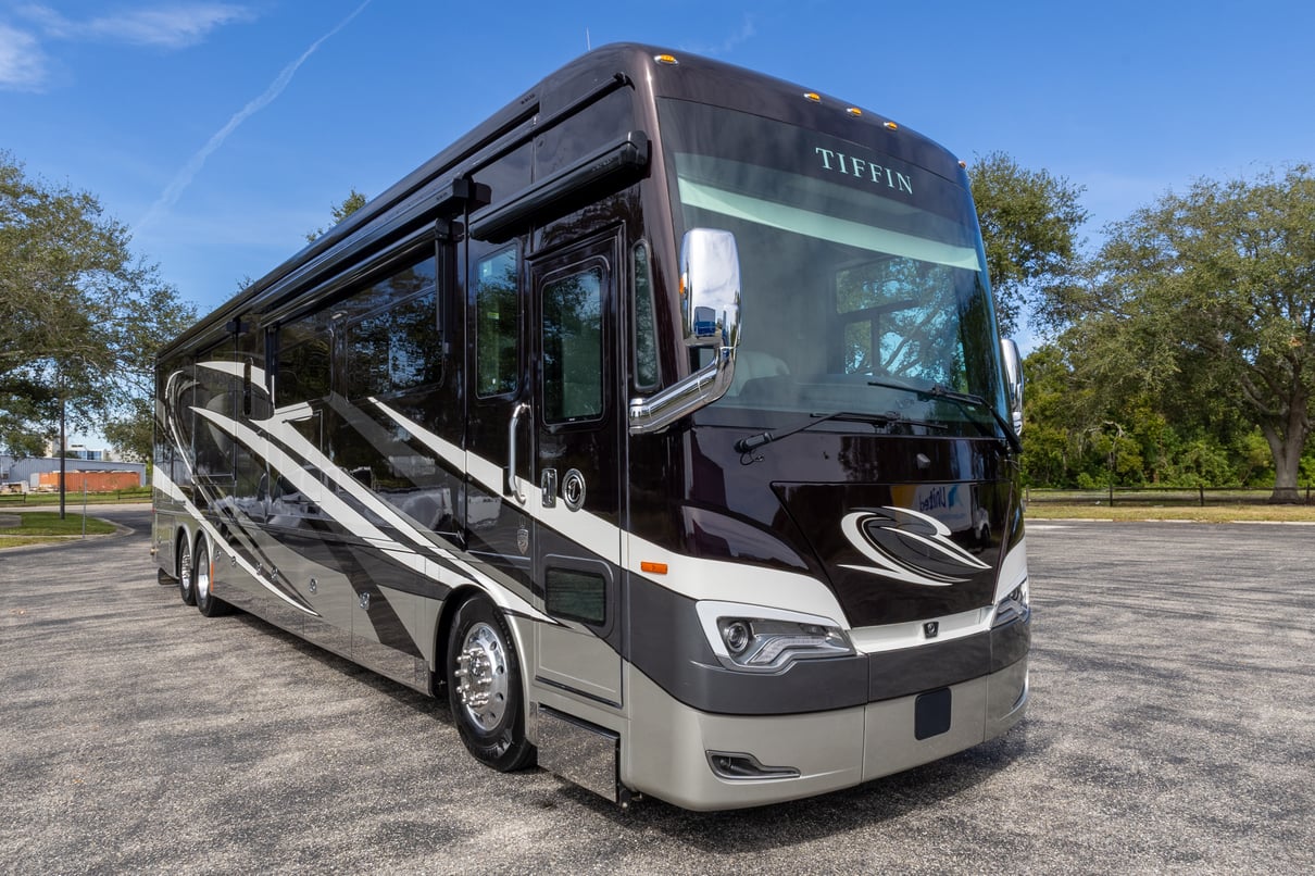 2023 Tiffin Allegro Bus 45 FP gallery image-1