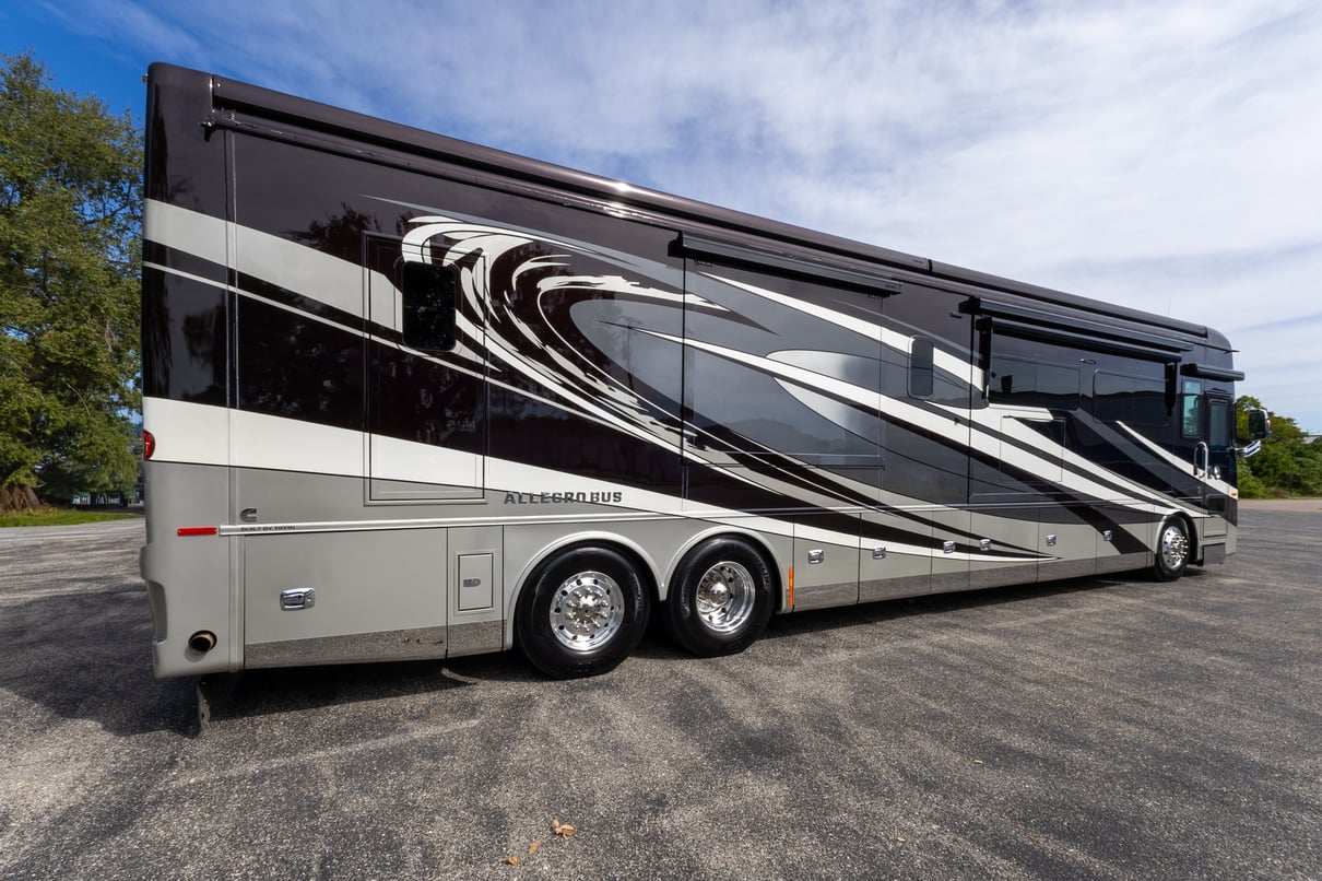 2023 Tiffin Allegro Bus 45 FP gallery image-4