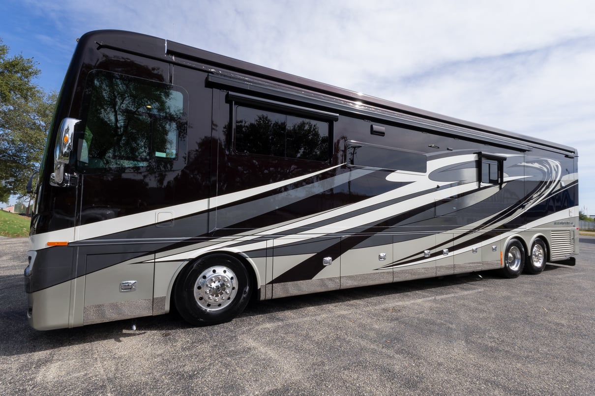 2023 Tiffin Allegro Bus 45 FP gallery image-10