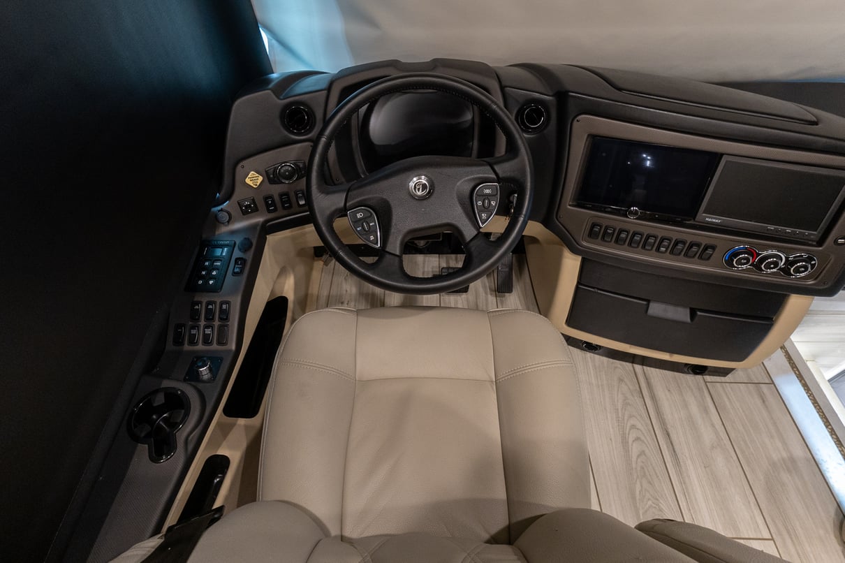 2023 Tiffin Allegro Bus 45 FP gallery image-13