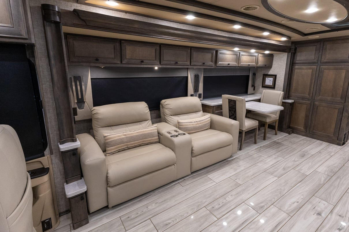 2023 Tiffin Allegro Bus 45 FP gallery image-15