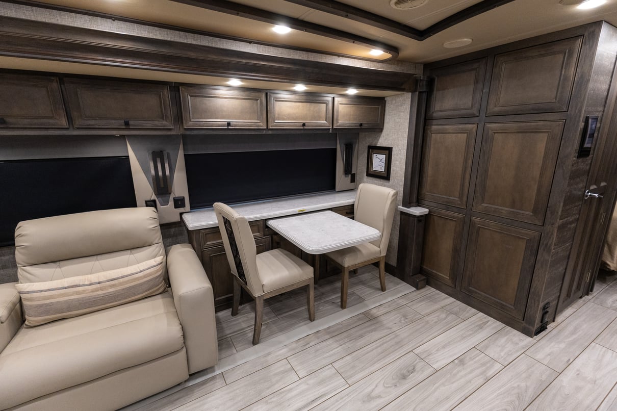 2023 Tiffin Allegro Bus 45 FP gallery image-16