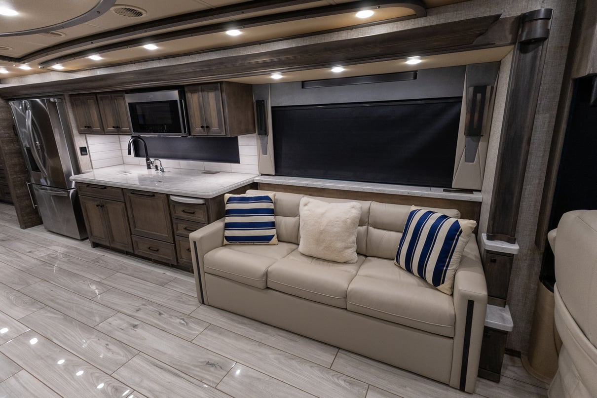 2023 Tiffin Allegro Bus 45 FP gallery image-17