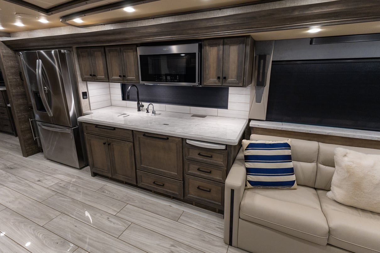 2023 Tiffin Allegro Bus 45 FP gallery image-18