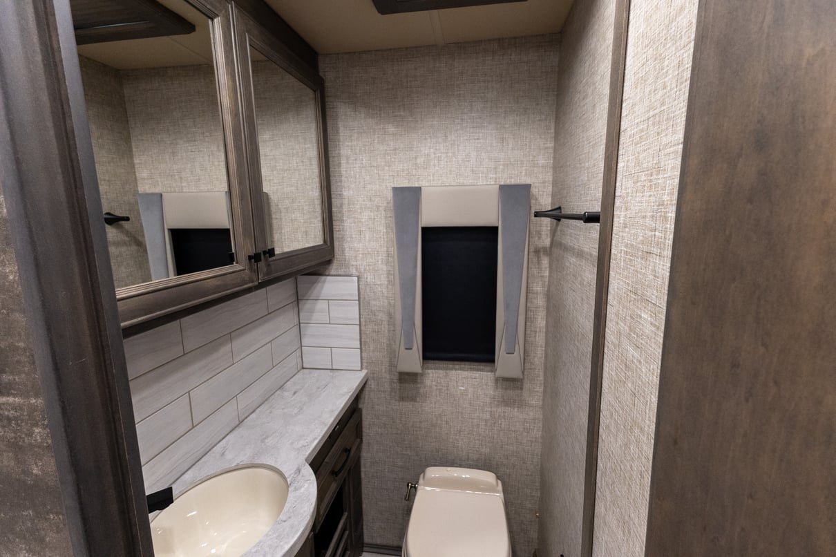 2023 Tiffin Allegro Bus 45 FP gallery image-22