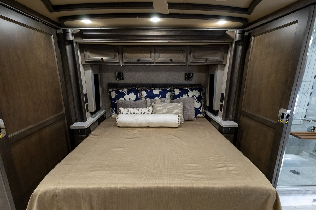 2023 Tiffin Allegro Bus 45 FP gallery image-25