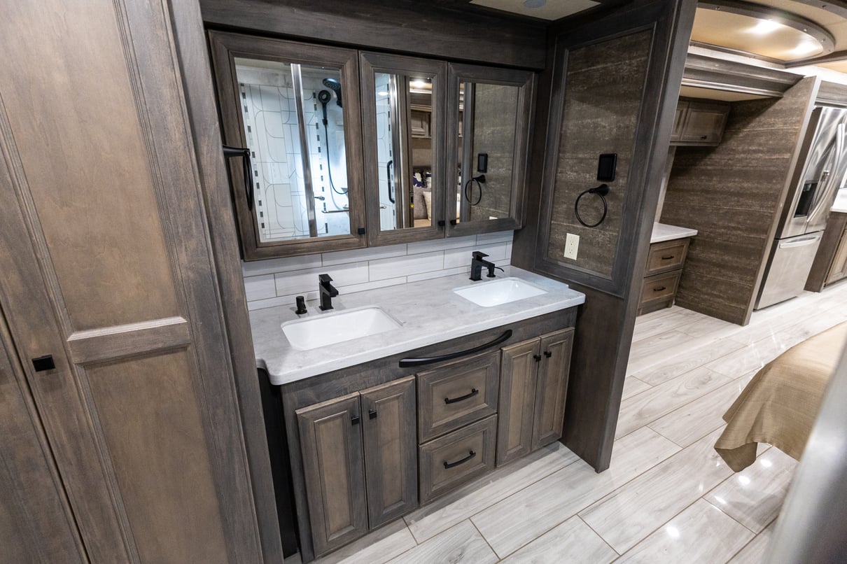 2023 Tiffin Allegro Bus 45 FP gallery image-28