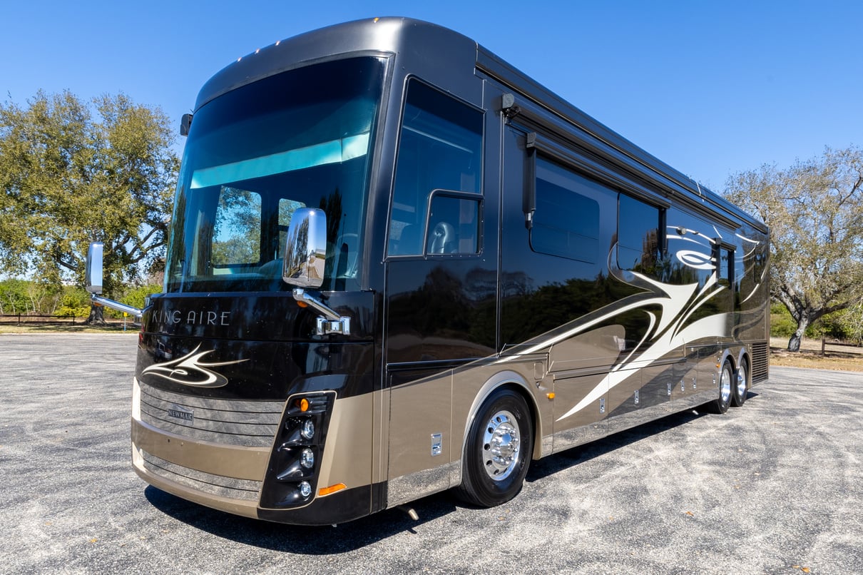 2014 Newmar King Aire 4593 gallery image-11