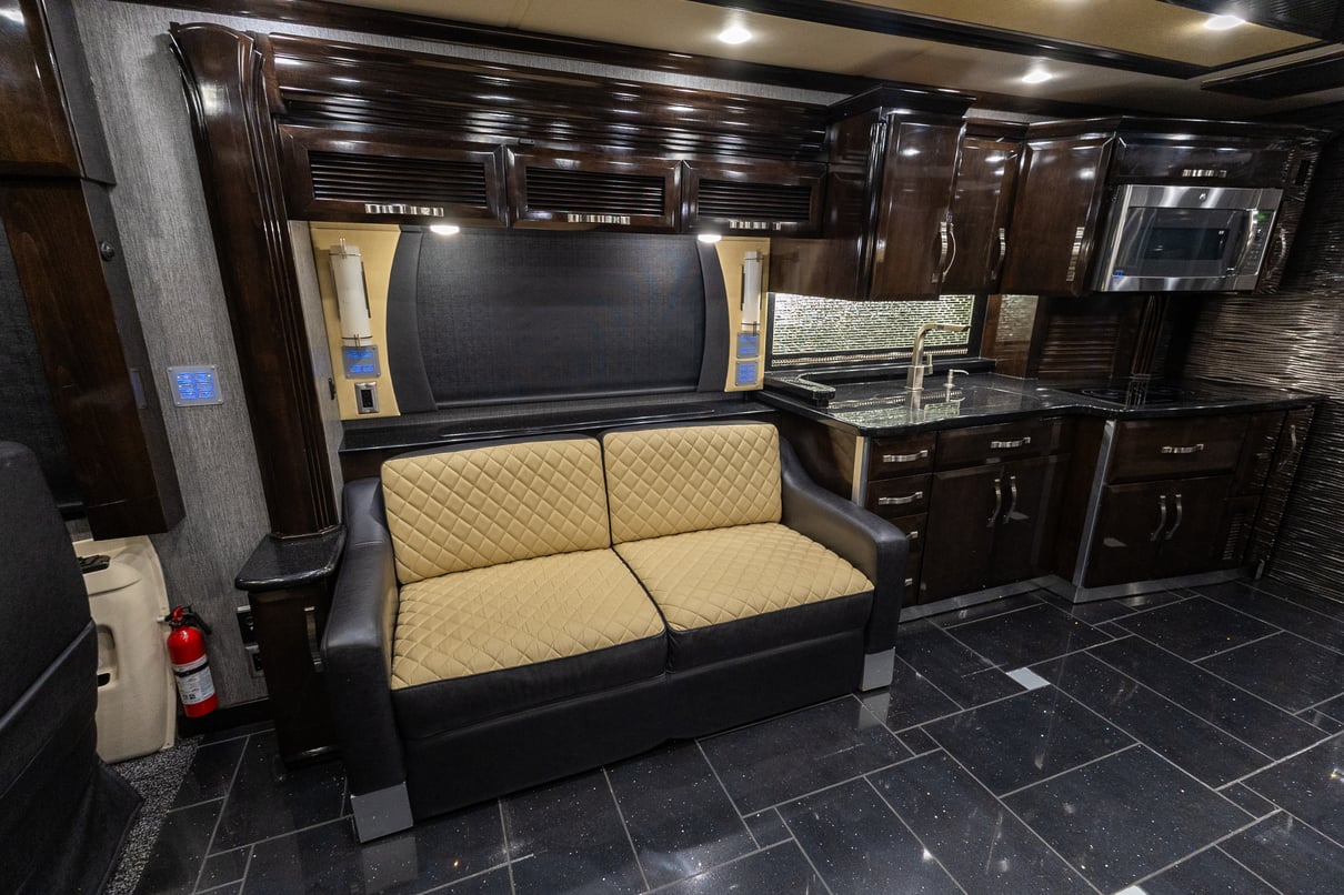 2014 Newmar King Aire 4593 gallery image-17