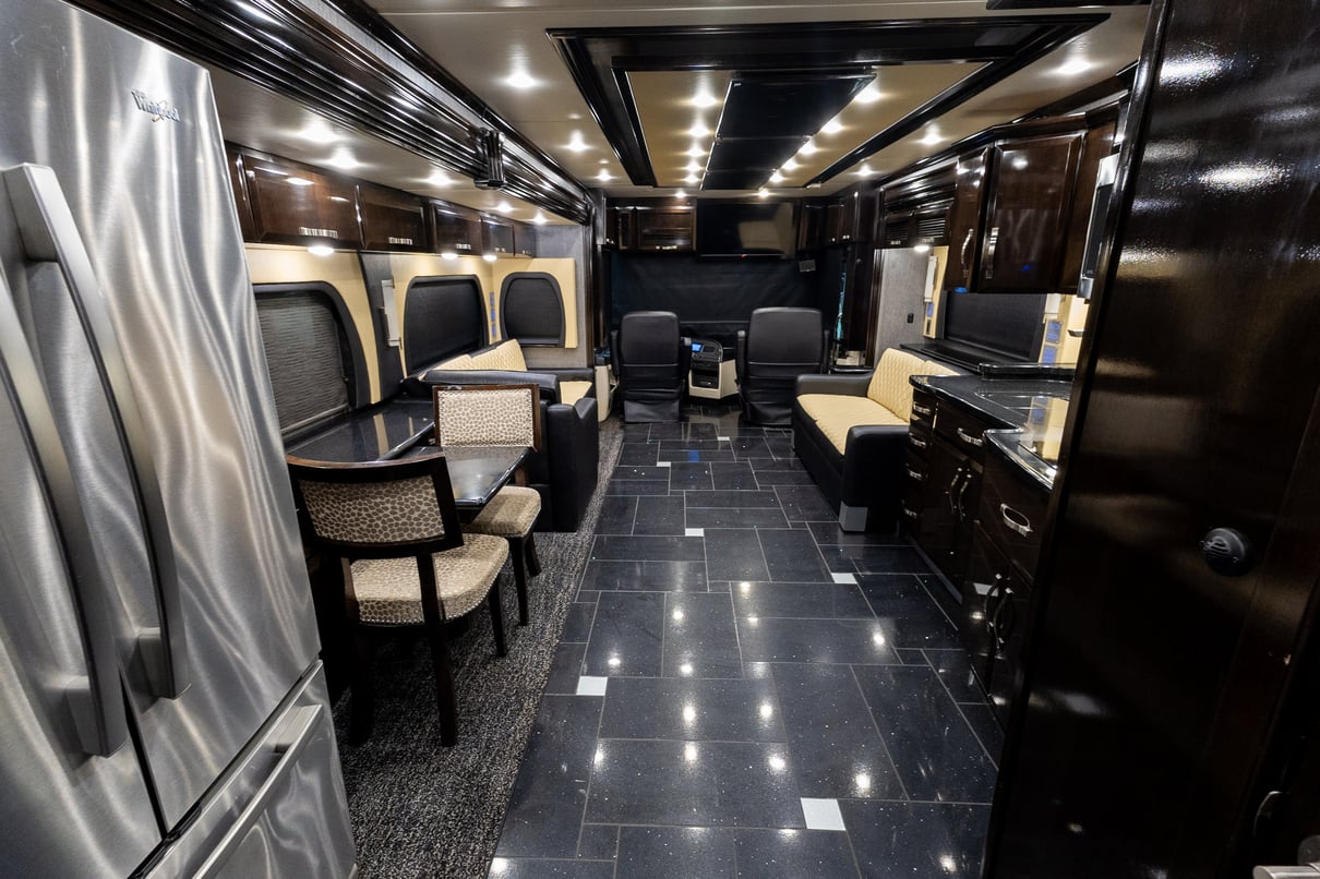2014 Newmar King Aire 4593 gallery image-21