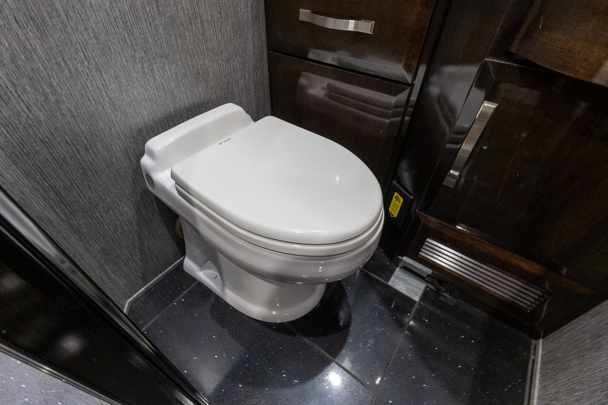 2014 Newmar King Aire 4593 gallery image-23