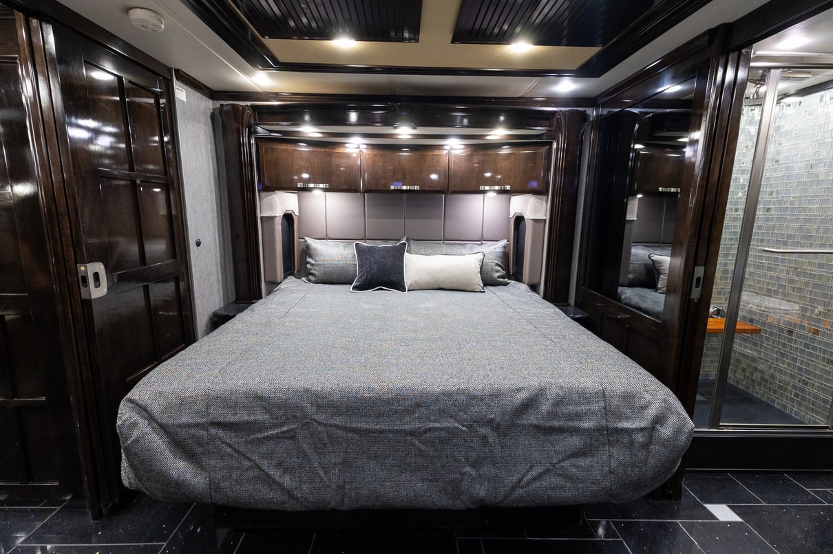 2014 Newmar King Aire 4593 gallery image-25