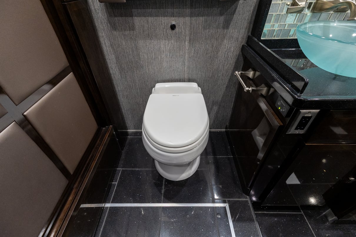 2014 Newmar King Aire 4593 gallery image-30