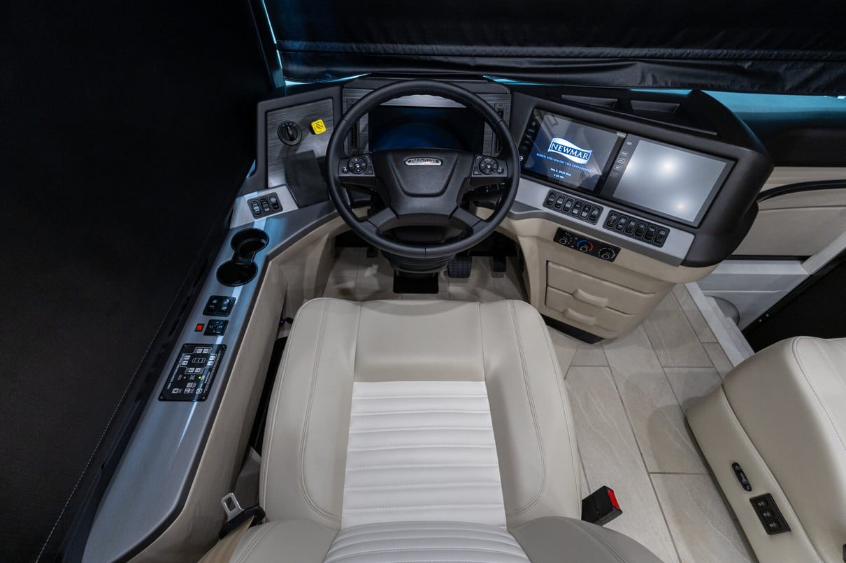 2024 NEWMAR NEW AIRE 3547 gallery image-13