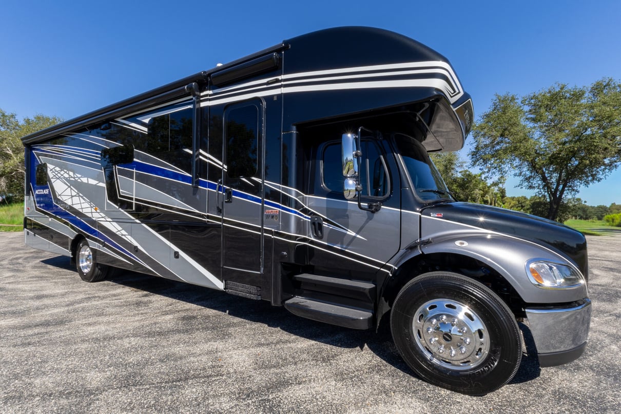 2022 Entegra Accolade 37M gallery image-2