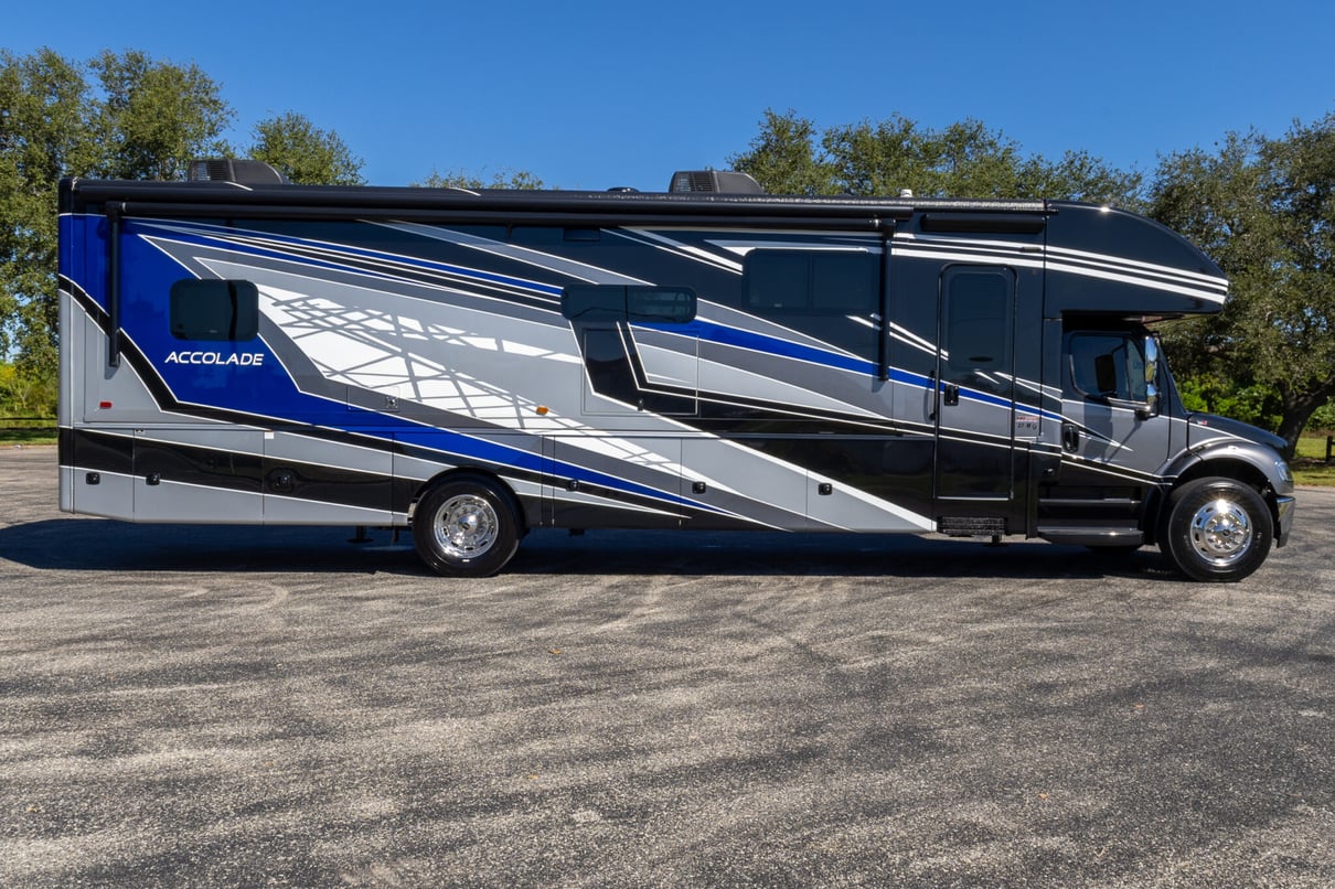 2022 Entegra Accolade 37M gallery image-3