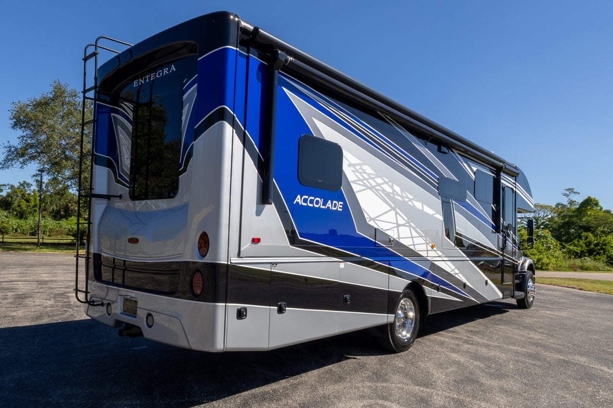 2022 Entegra Accolade 37M gallery image-5