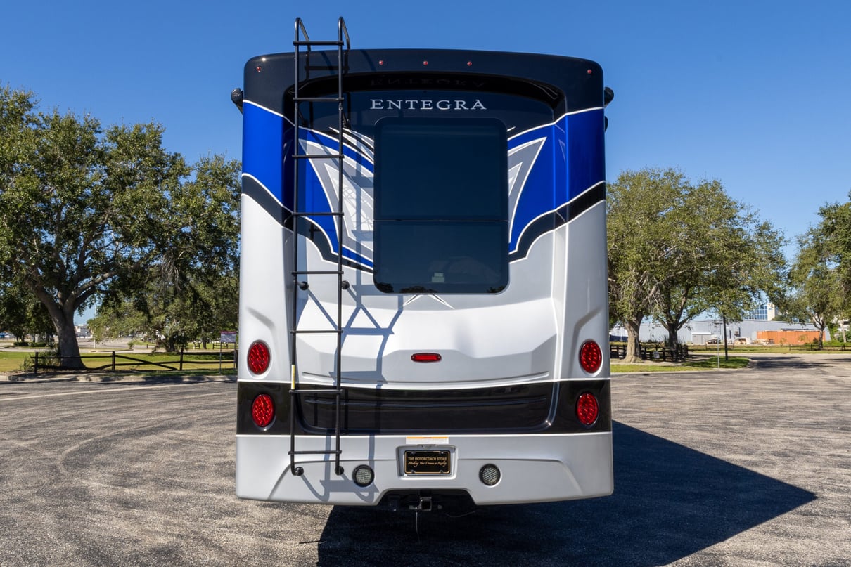 2022 Entegra Accolade 37M gallery image-6