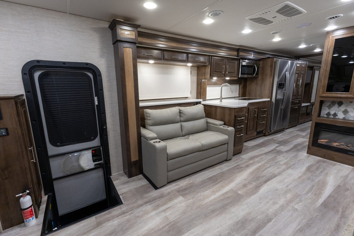 2022 Entegra Accolade 37M gallery image-18