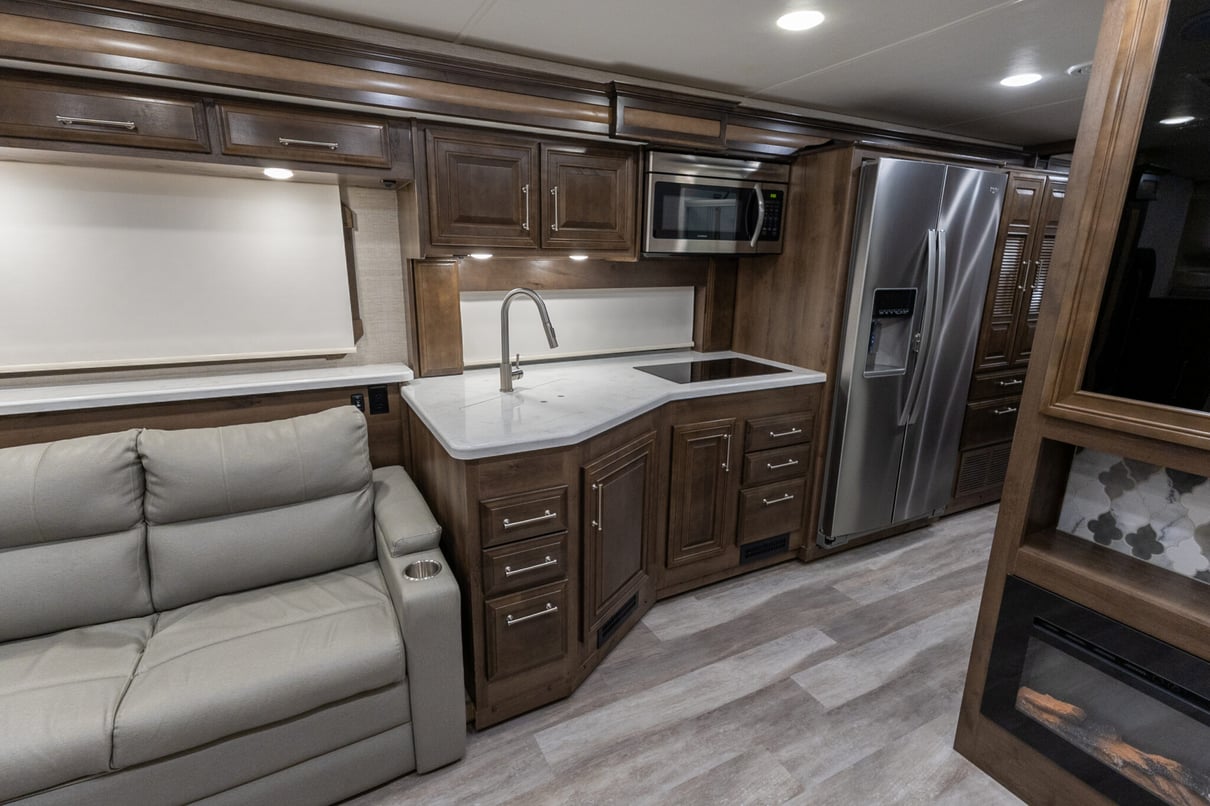 2022 Entegra Accolade 37M gallery image-19