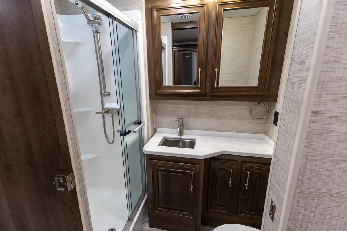 2022 Entegra Accolade 37M gallery image-23