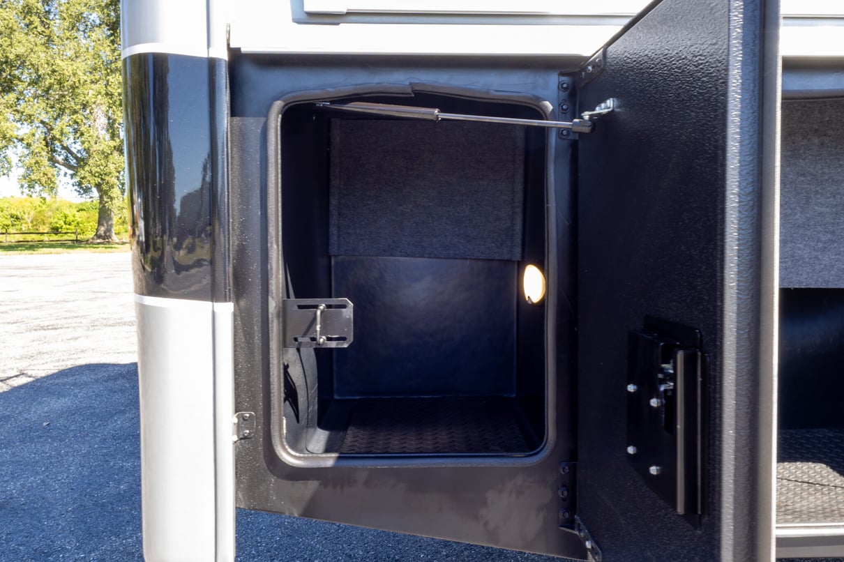 2022 Entegra Accolade 37M gallery image-32