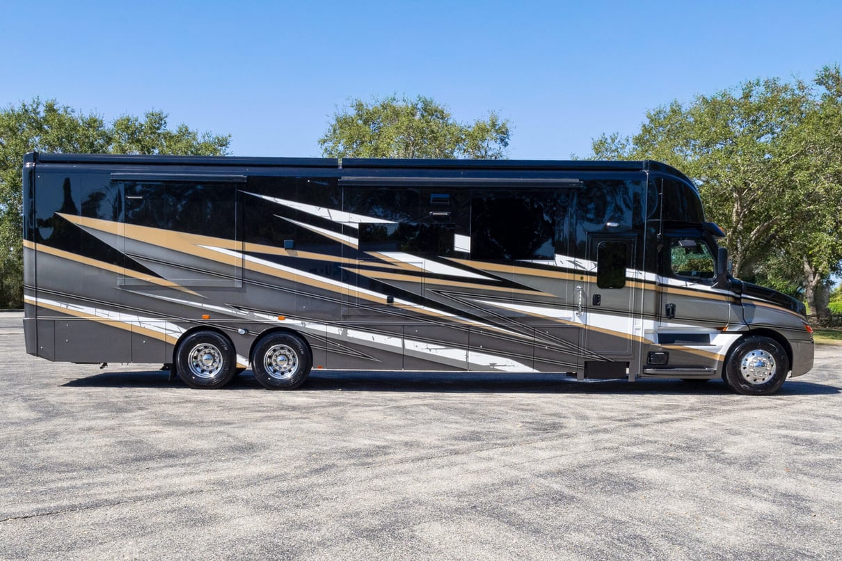 2026 ShowHauler Adventure A4501 gallery image-3