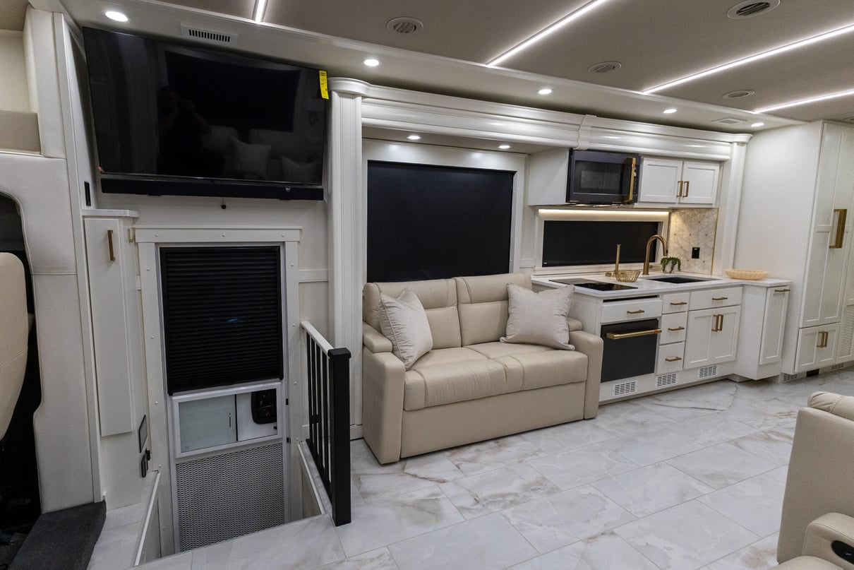 2026 ShowHauler Adventure A4501 gallery image-17