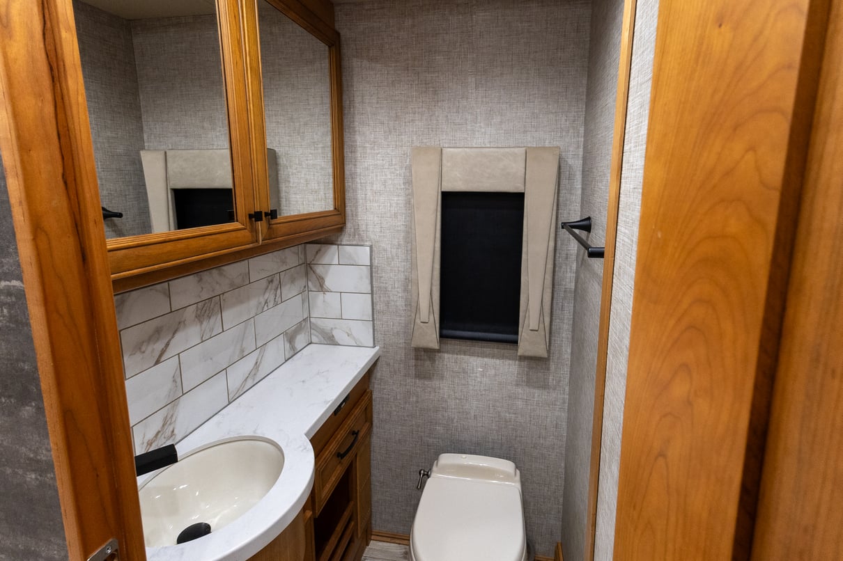 2023 Tiffin Allegro Bus 45 FP gallery image-22