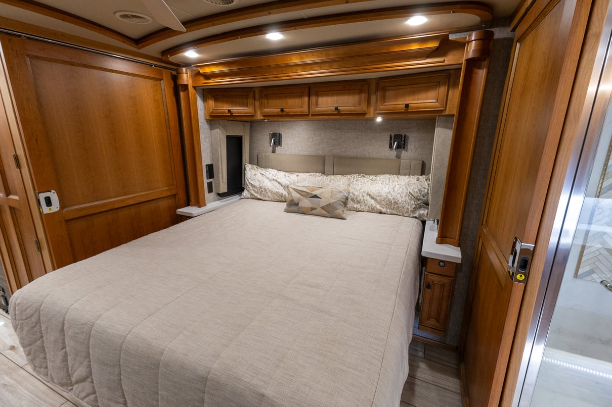 2023 Tiffin Allegro Bus 45 FP gallery image-26