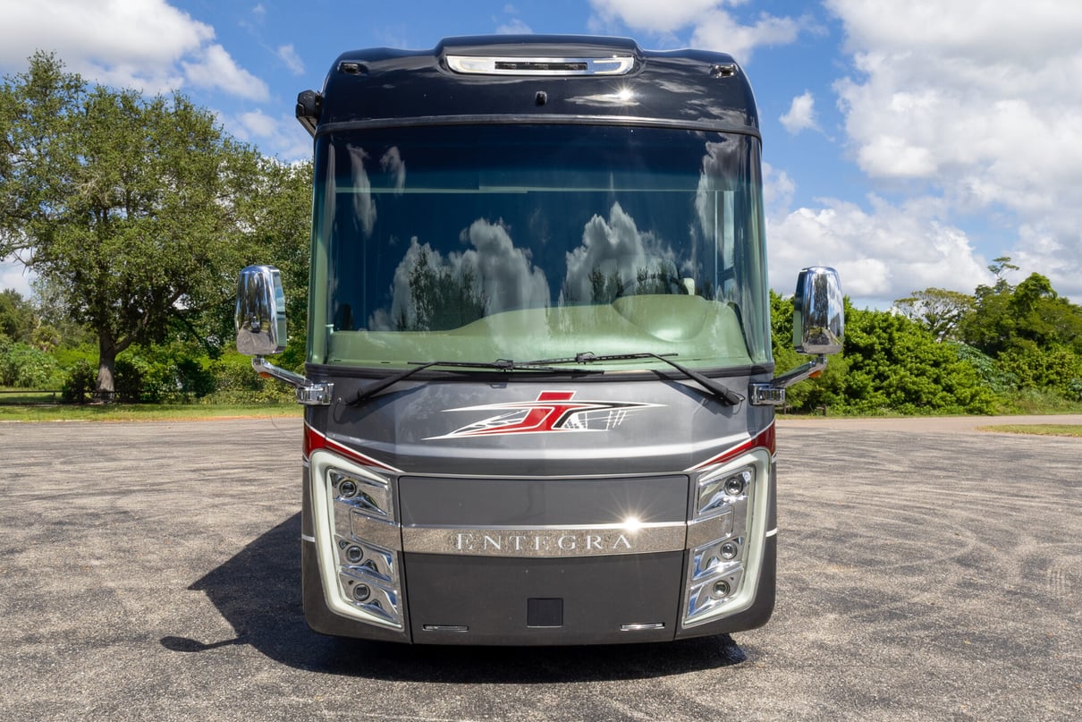 2022 Entegra Cornerstone 45B gallery image-12