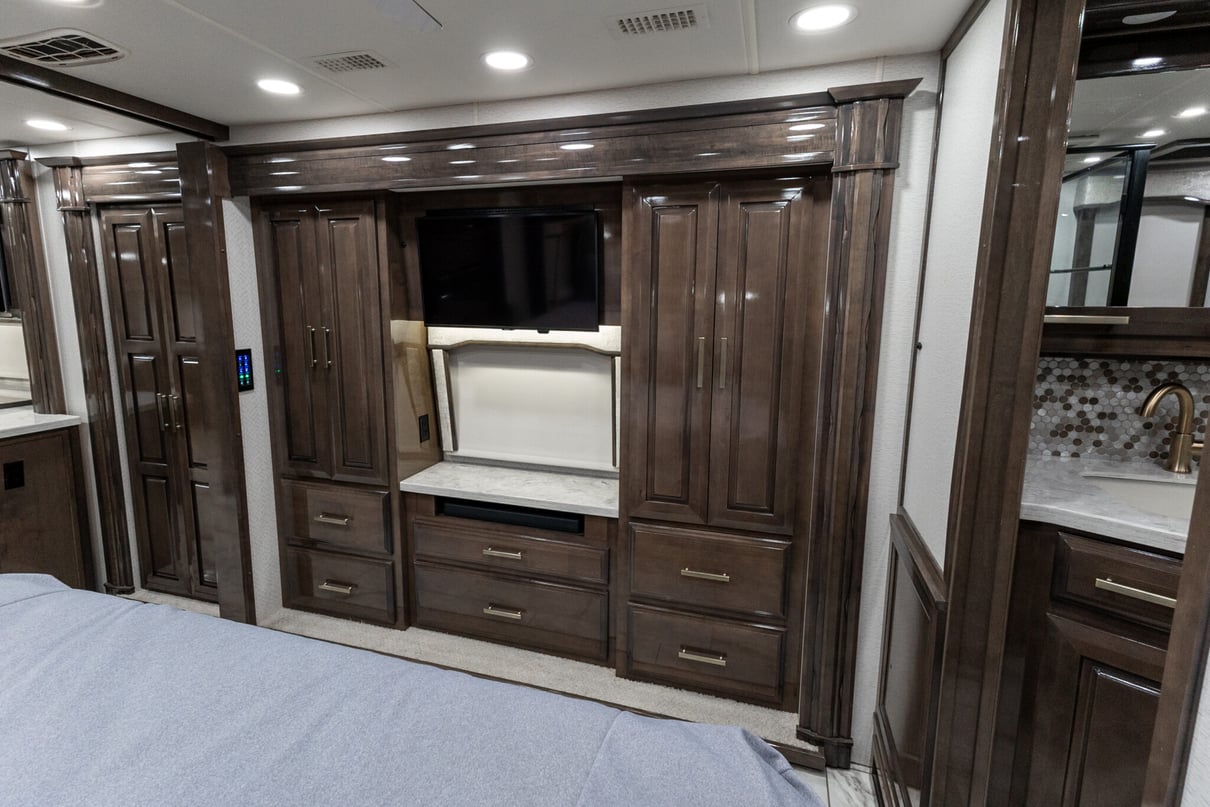 2022 Entegra Cornerstone 45B gallery image-27