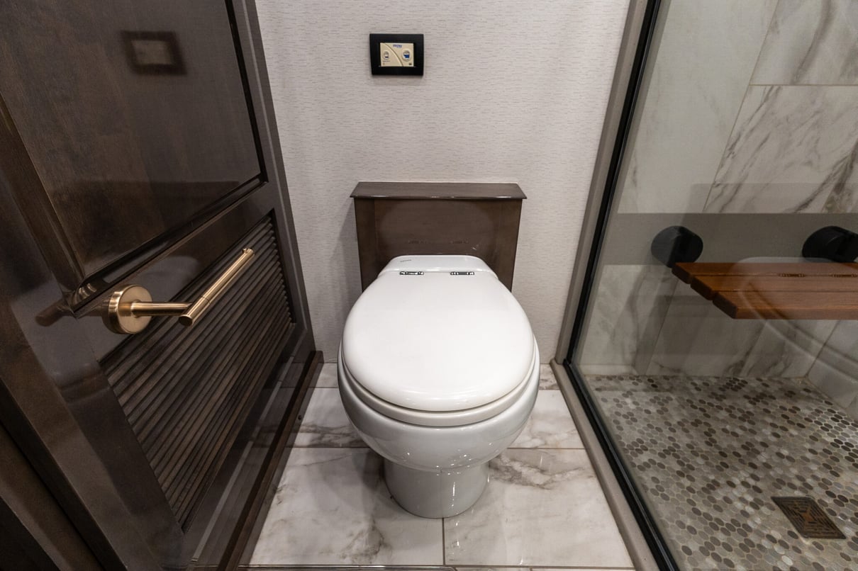 2022 Entegra Cornerstone 45B gallery image-30