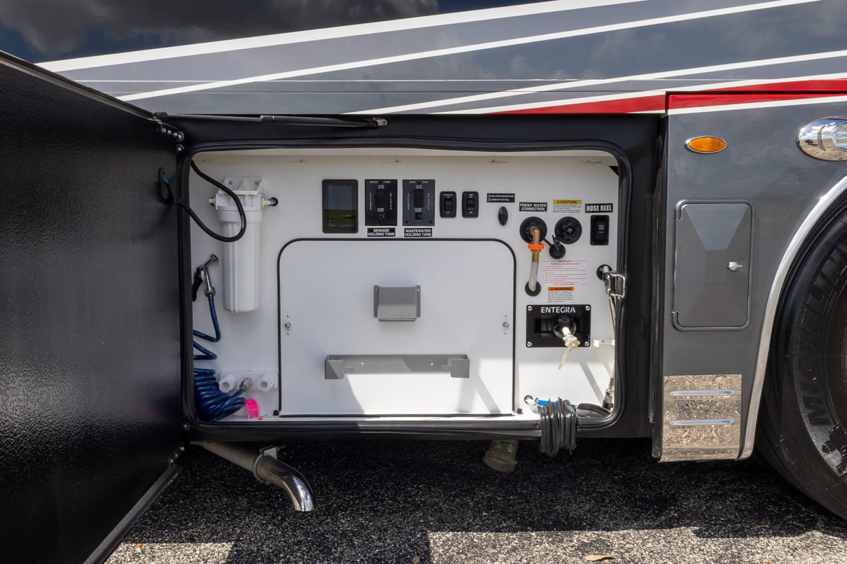 2022 Entegra Cornerstone 45B gallery image-39