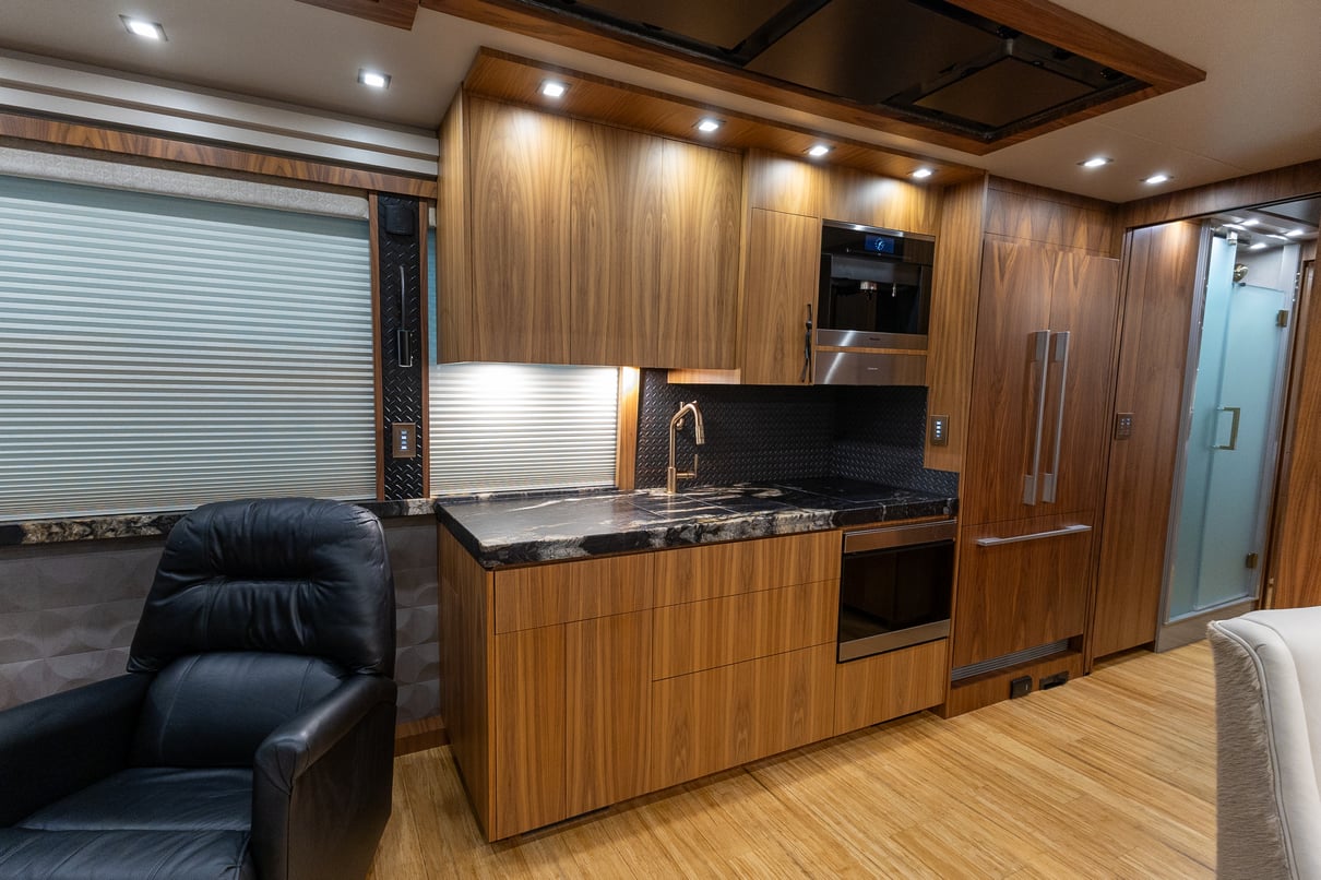 2022 Prevost Millennium X3 45 gallery image-18