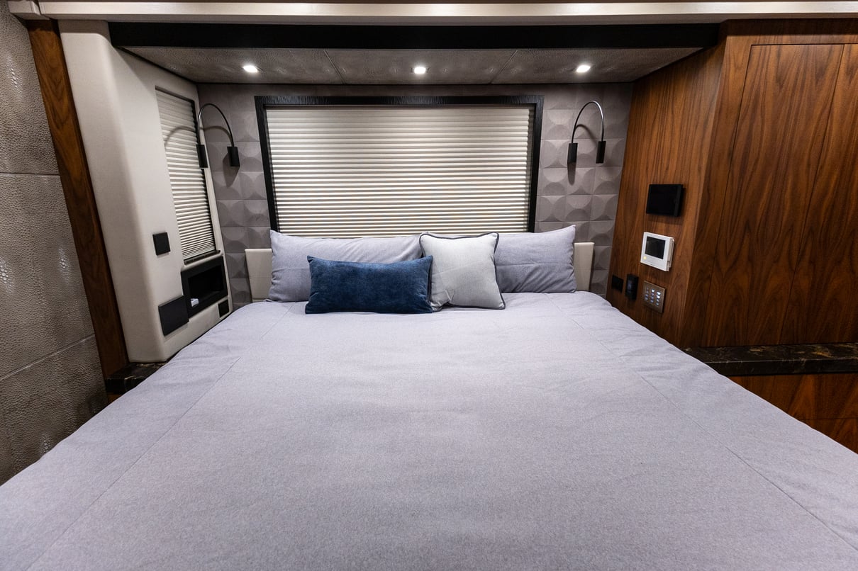 2022 Prevost Millennium X3 45 gallery image-26