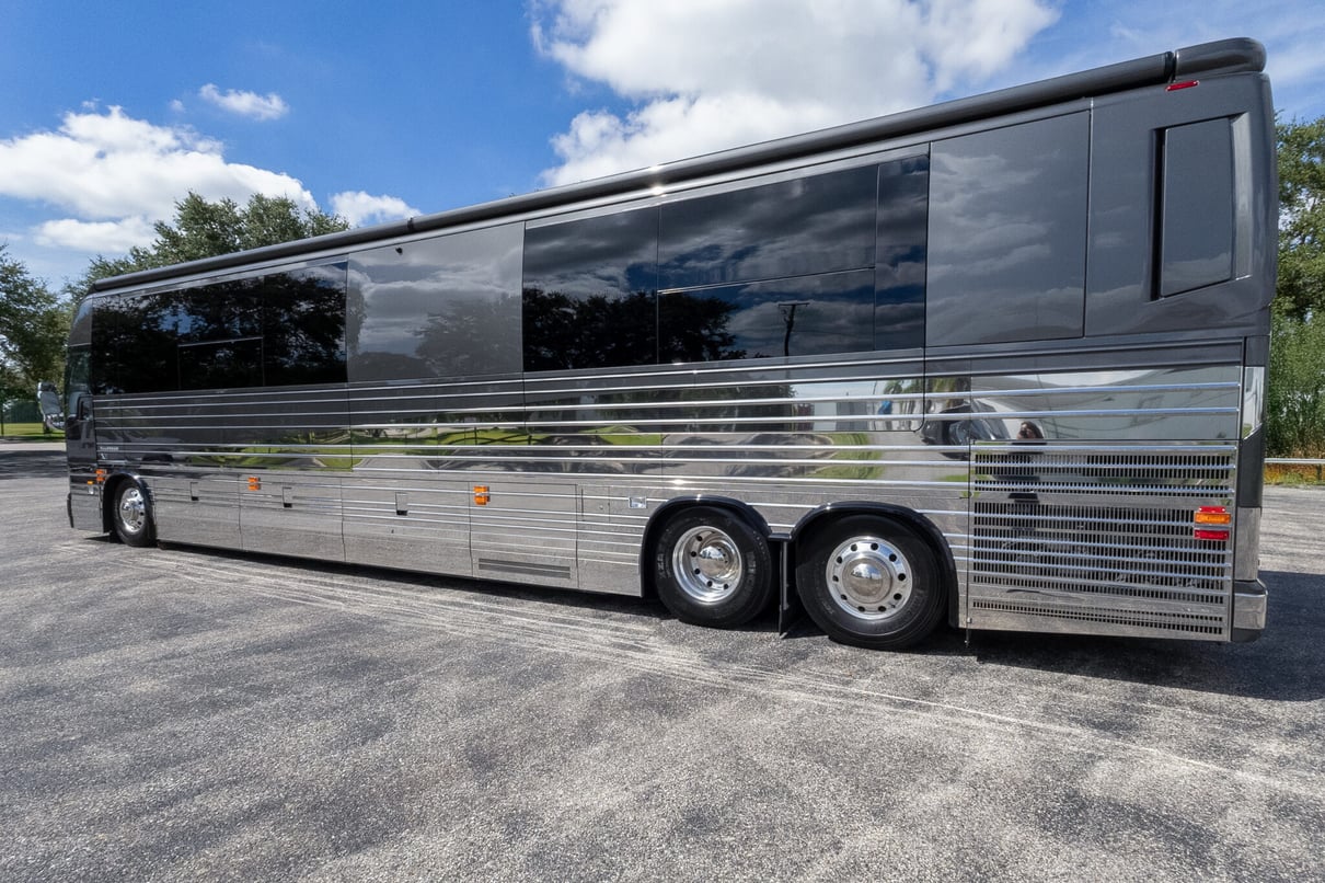 2022 Prevost Millennium X3 45 gallery image-8