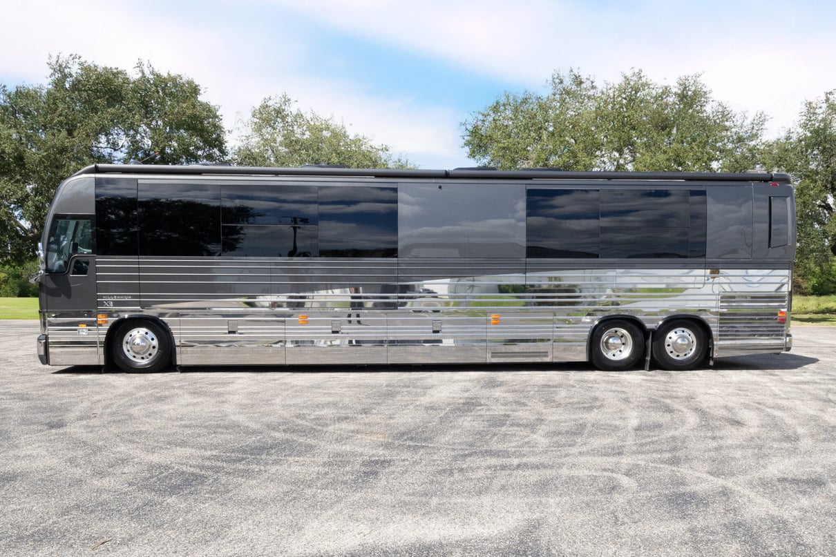 2022 Prevost Millennium X3 45 gallery image-9
