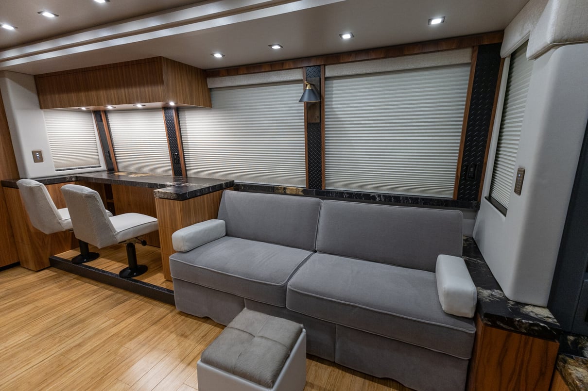 2022 Prevost Millennium X3 45 gallery image-15