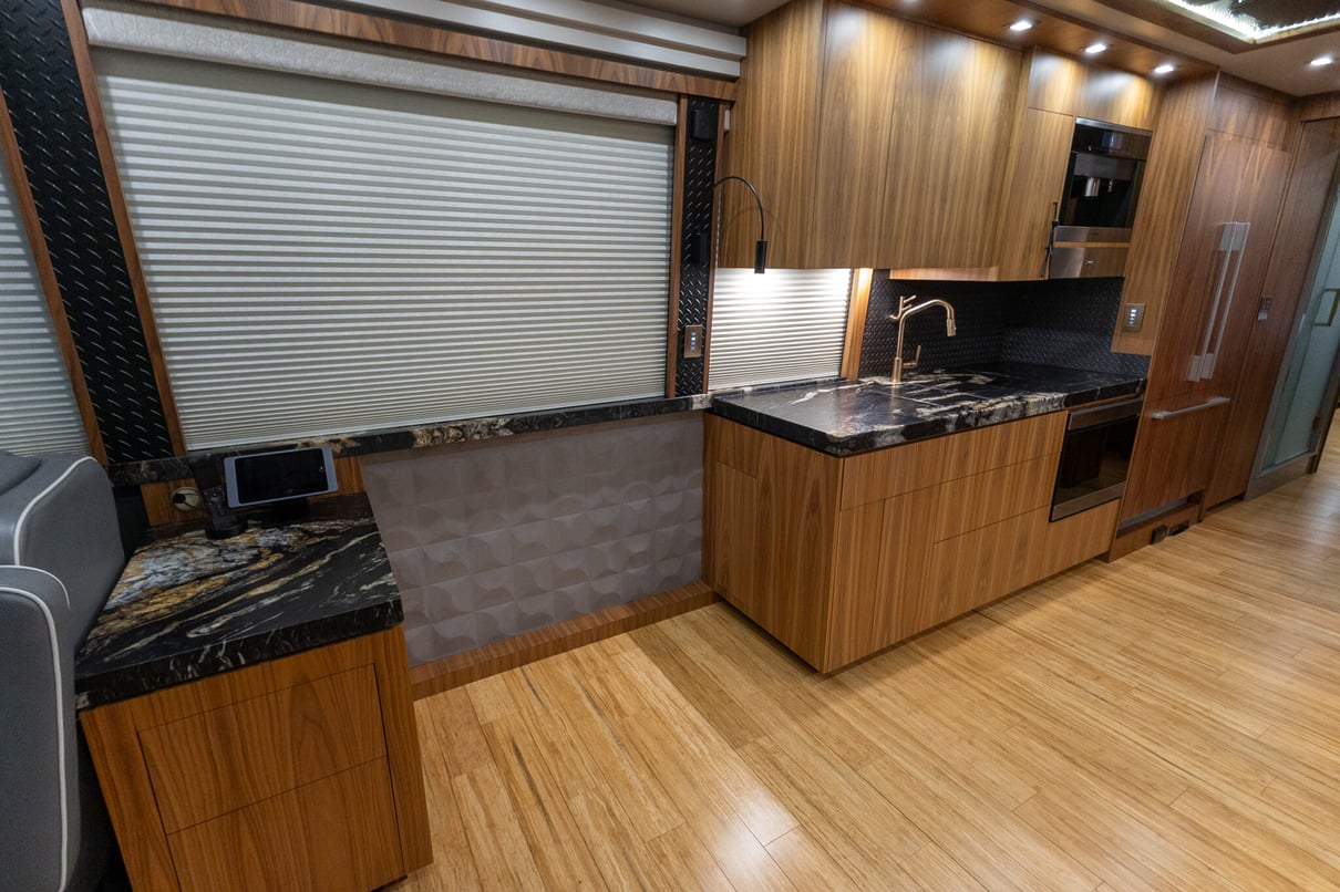 2022 Prevost Millennium X3 45 gallery image-17