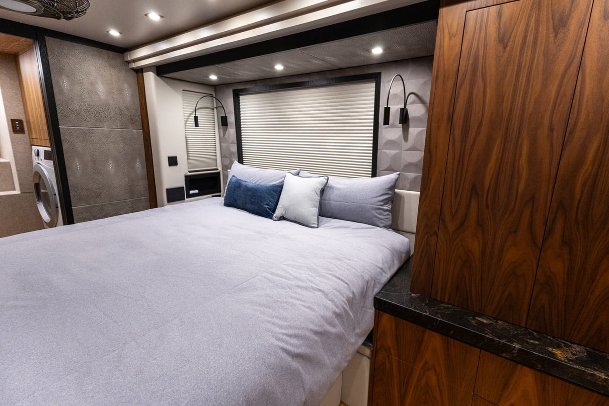 2022 Prevost Millennium X3 45 gallery image-25