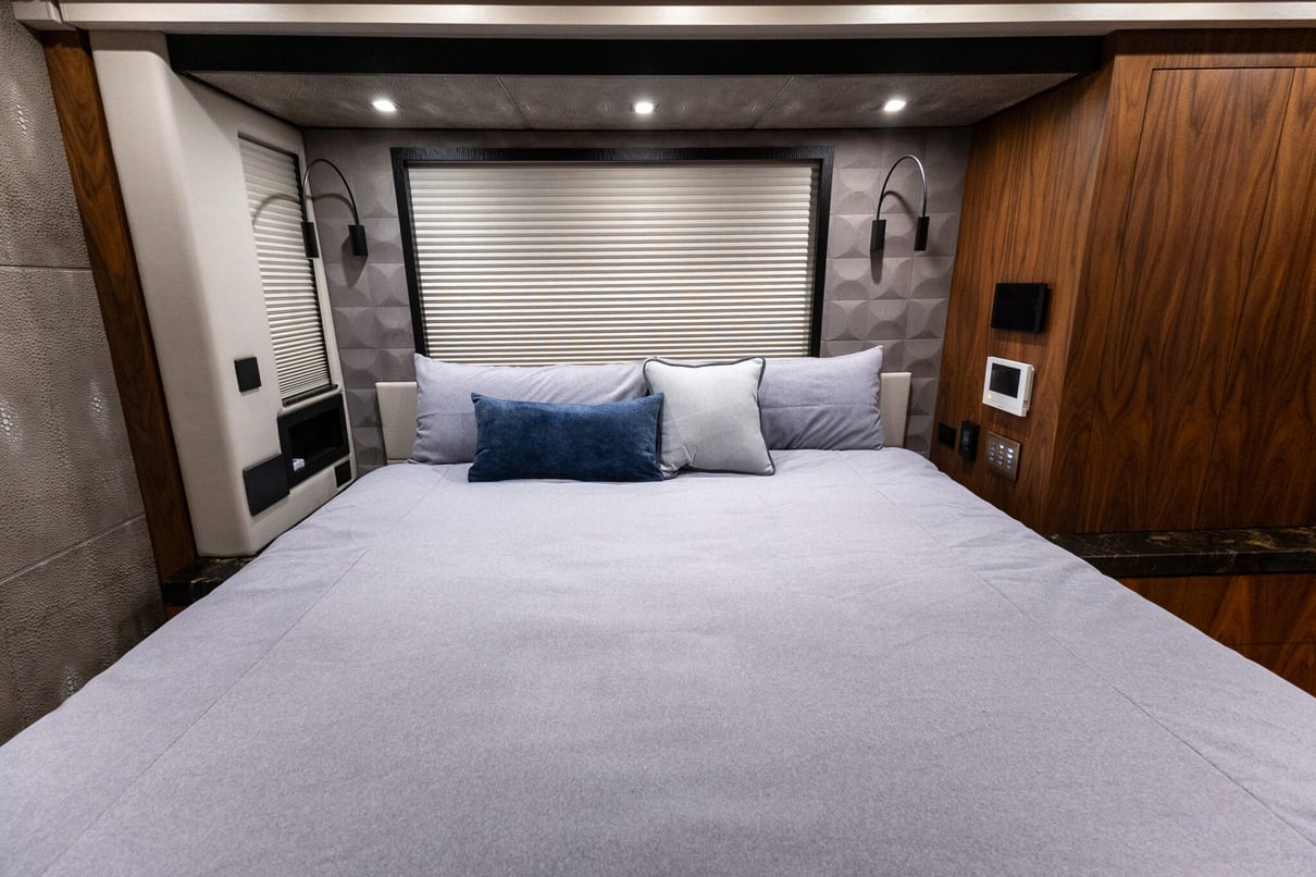 2022 Prevost Millennium X3 45 gallery image-26