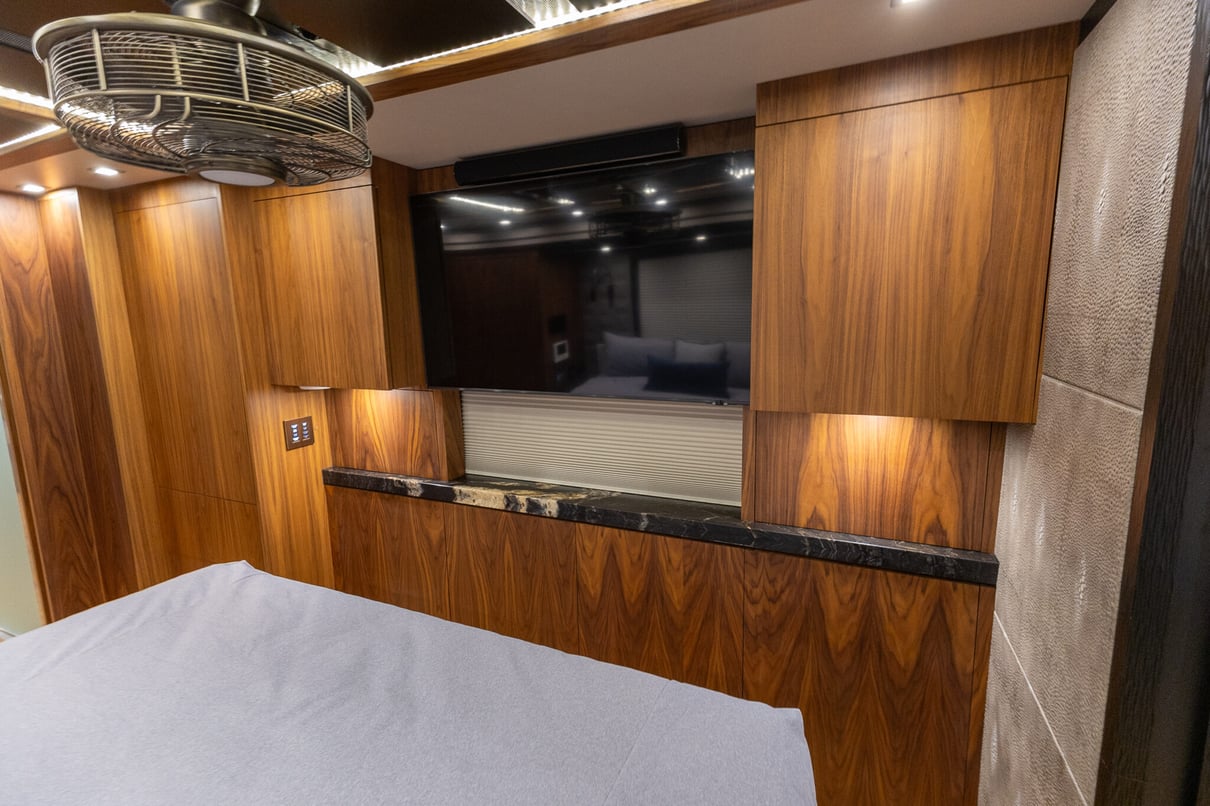 2022 Prevost Millennium X3 45 gallery image-28