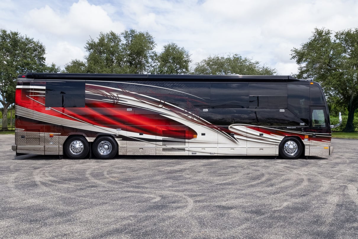 2005 PREVOST LIBERTY H3 45 gallery image-3